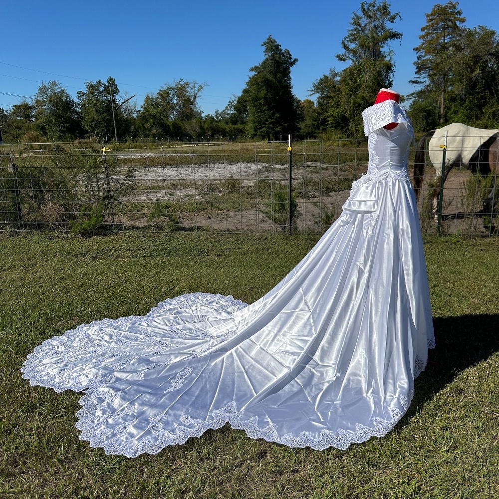 VINTAGE 1990s Mori Lee Wedding Dress Beaded Pearl Off Shoulder Bow 9' Train - S